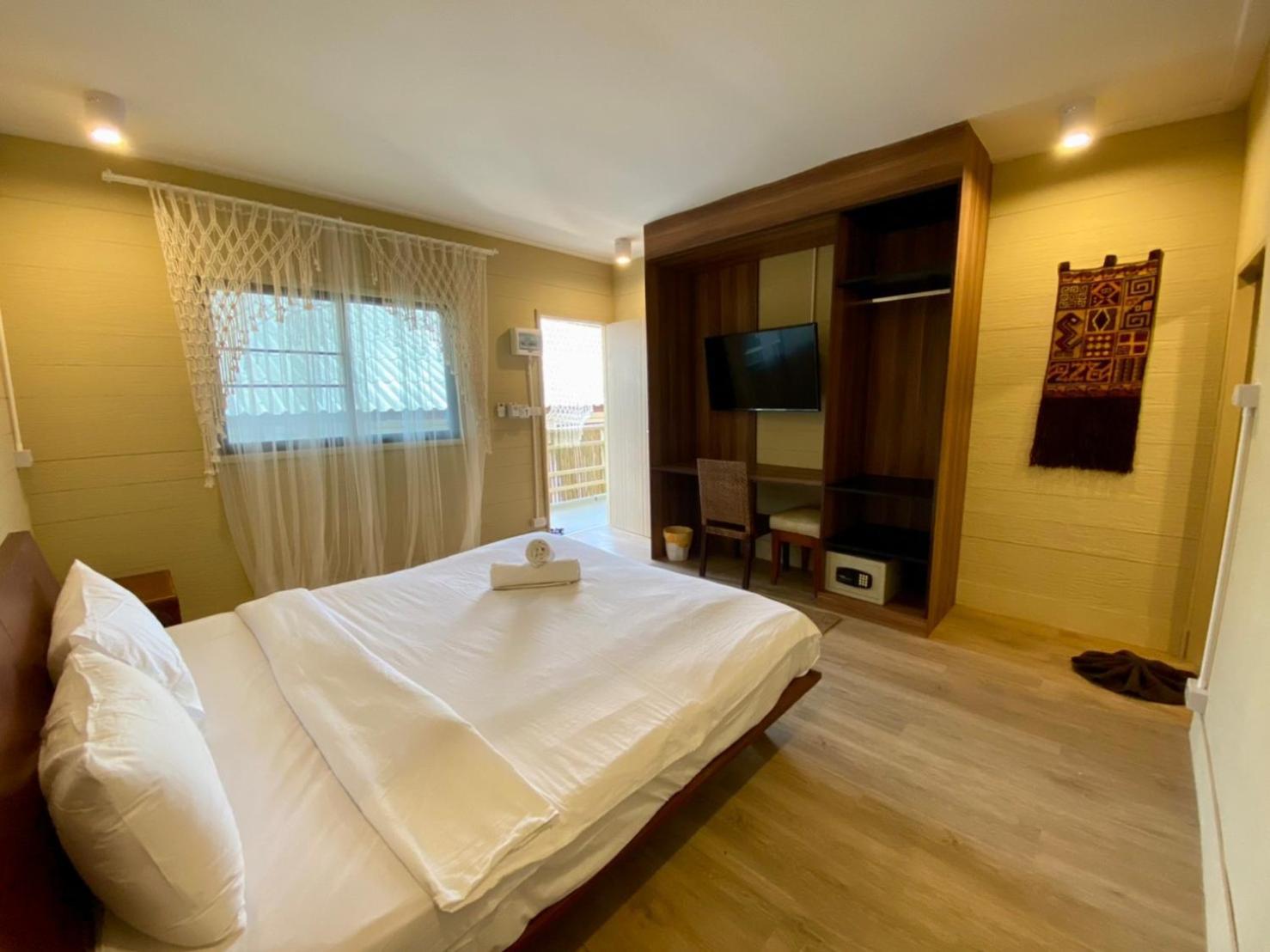 U'Re Holitel Hotel Хаад Рин Екстериор снимка