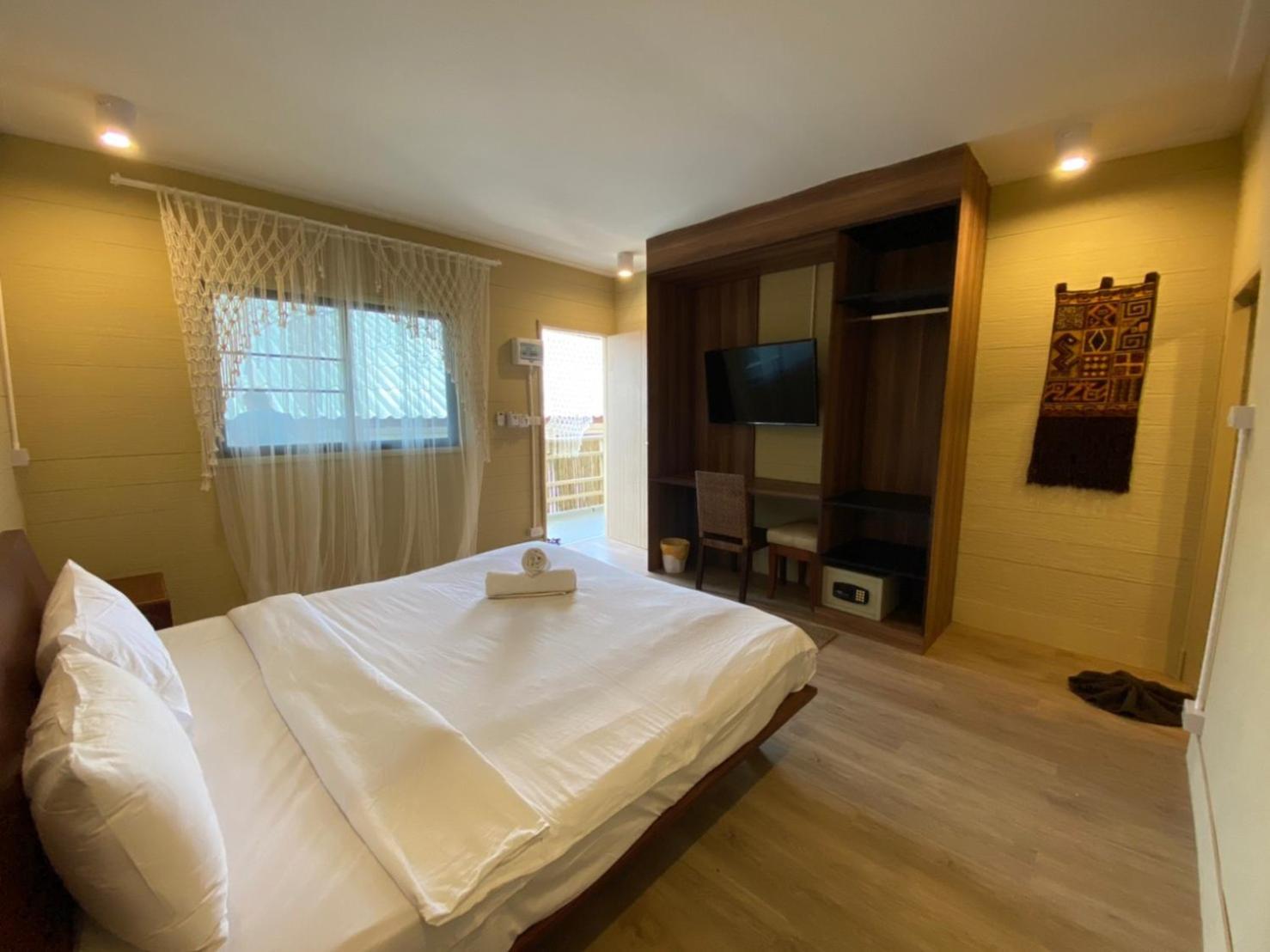 U'Re Holitel Hotel Хаад Рин Екстериор снимка