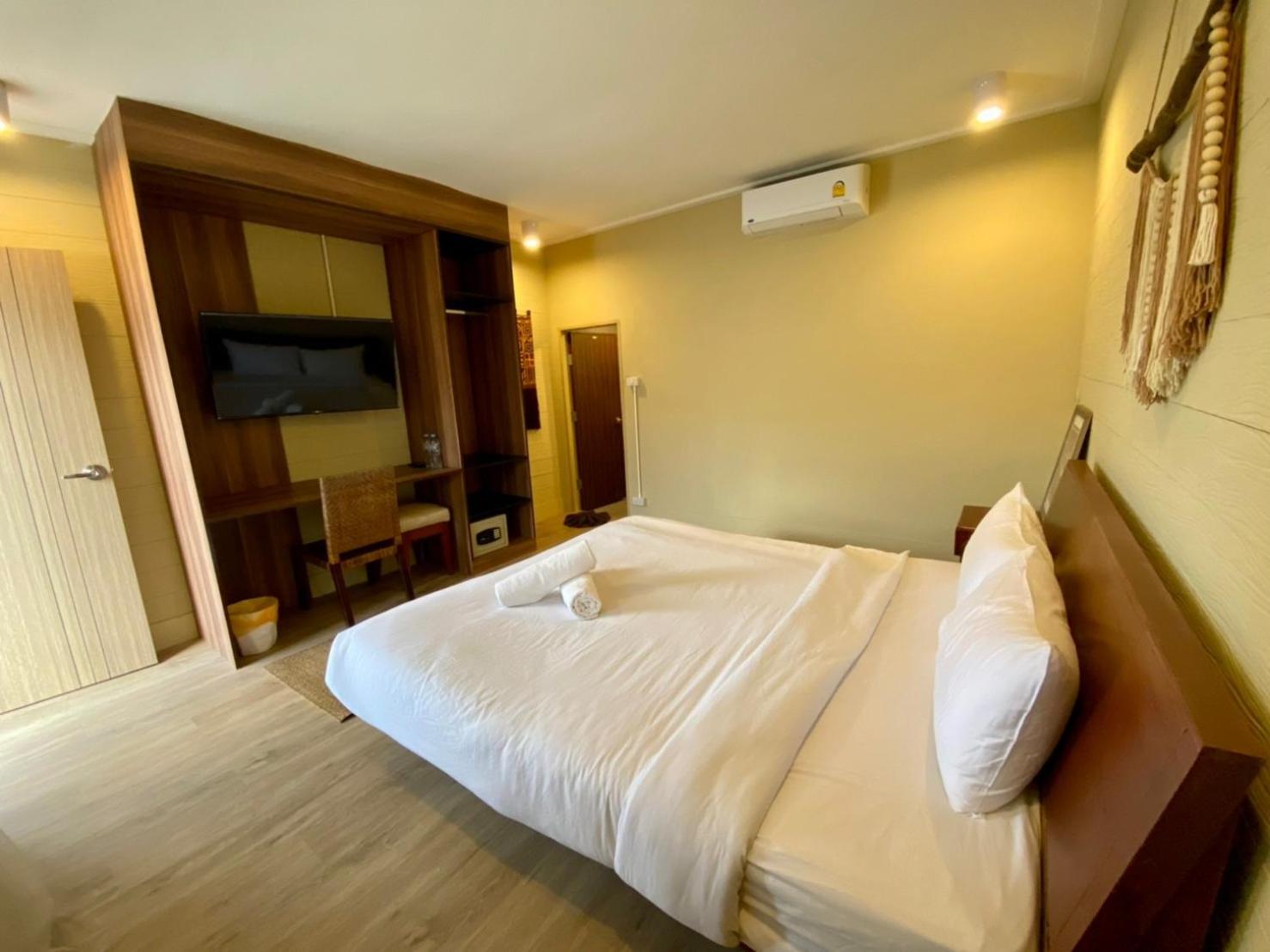 U'Re Holitel Hotel Хаад Рин Екстериор снимка