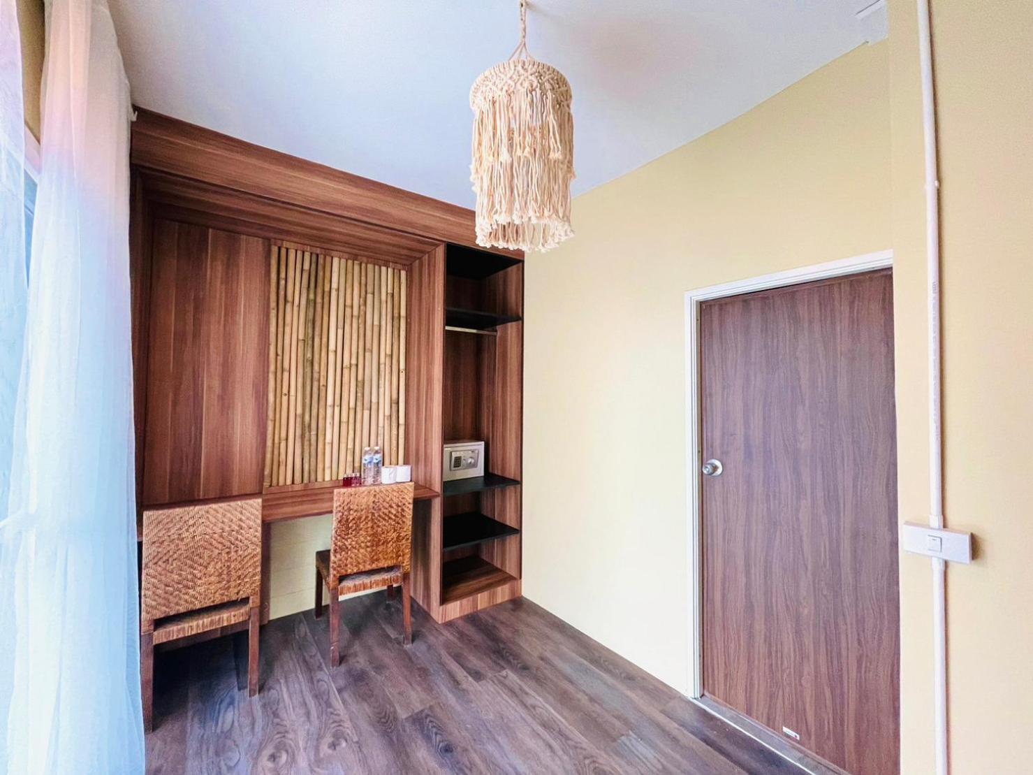 U'Re Holitel Hotel Хаад Рин Екстериор снимка